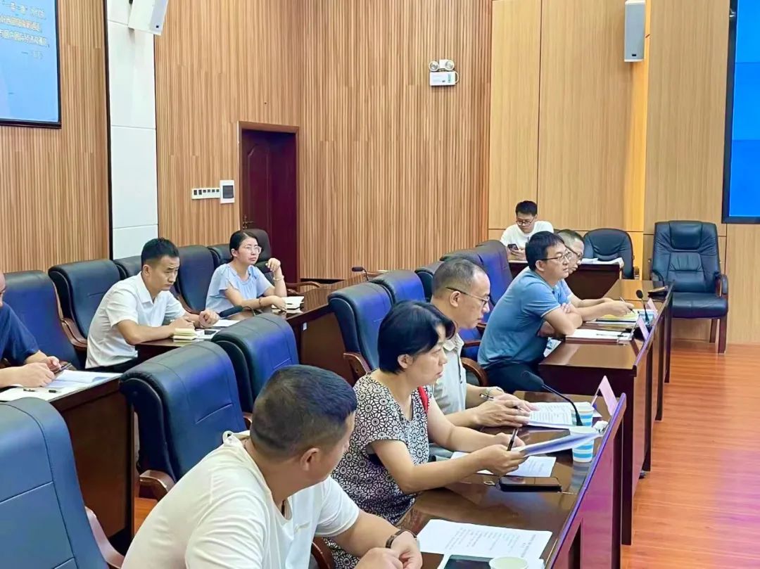 新晃侗族自治縣與華南數(shù)字集團(tuán)領(lǐng)導(dǎo)舉行座談交流會(huì) 新晃侗族自治縣與華南數(shù)字集團(tuán)領(lǐng)導(dǎo)舉行座談交流會(huì)