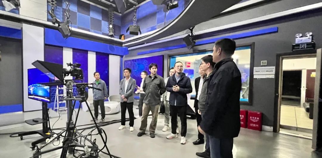 1713338075140016.jpg 301.jpg